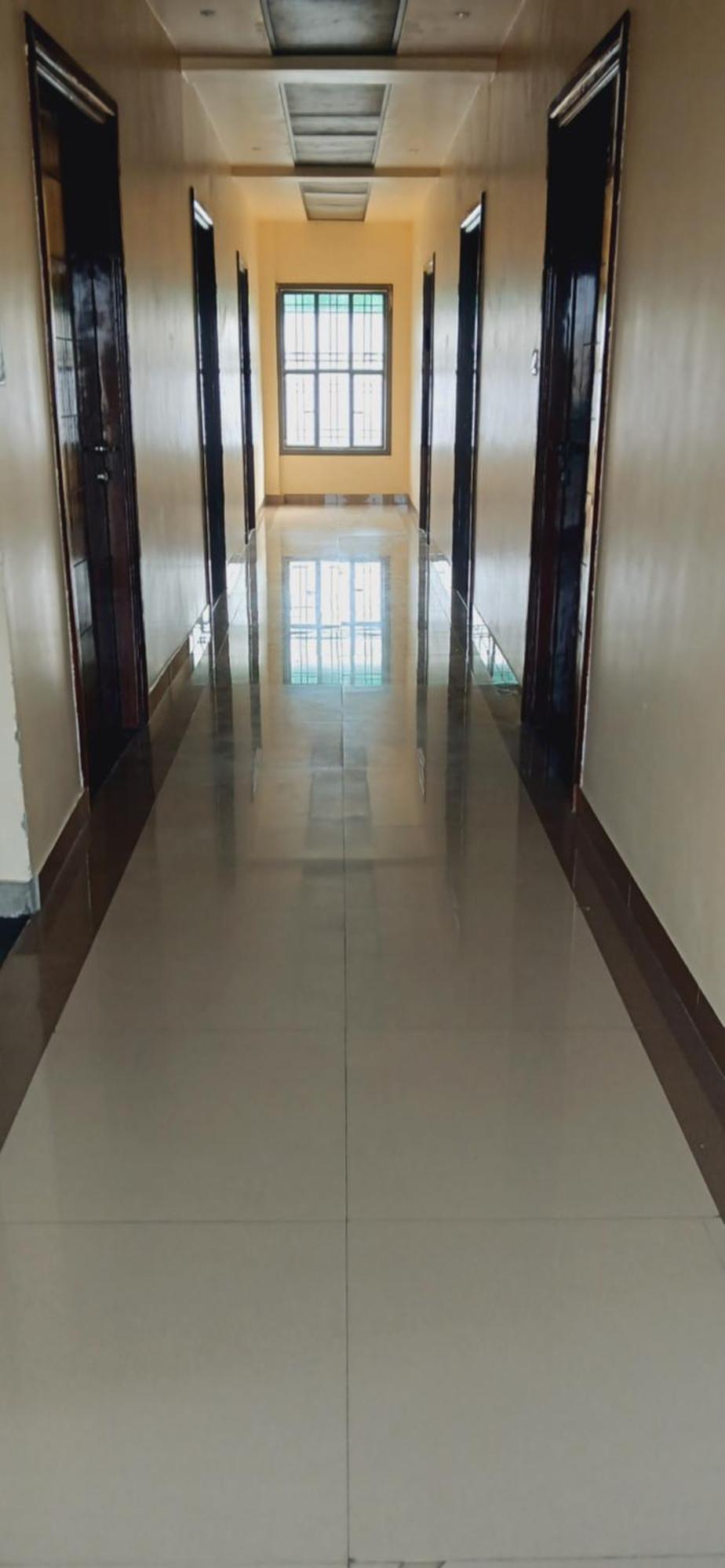 Shivam Hotel Varanasi - Near Kashi Vishwanath Temple With Parking And Lift Kültér fotó